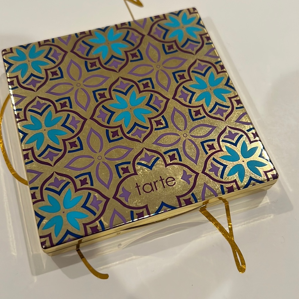 Buried treasure tarte eyeshadow palette